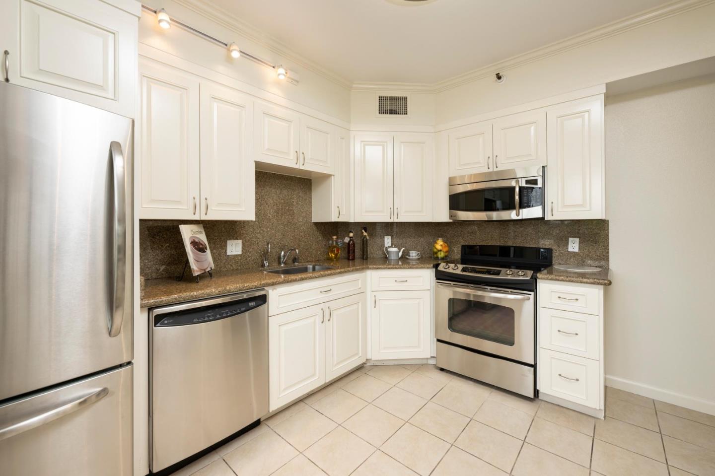 Front Image Thumbnail for ML81890463