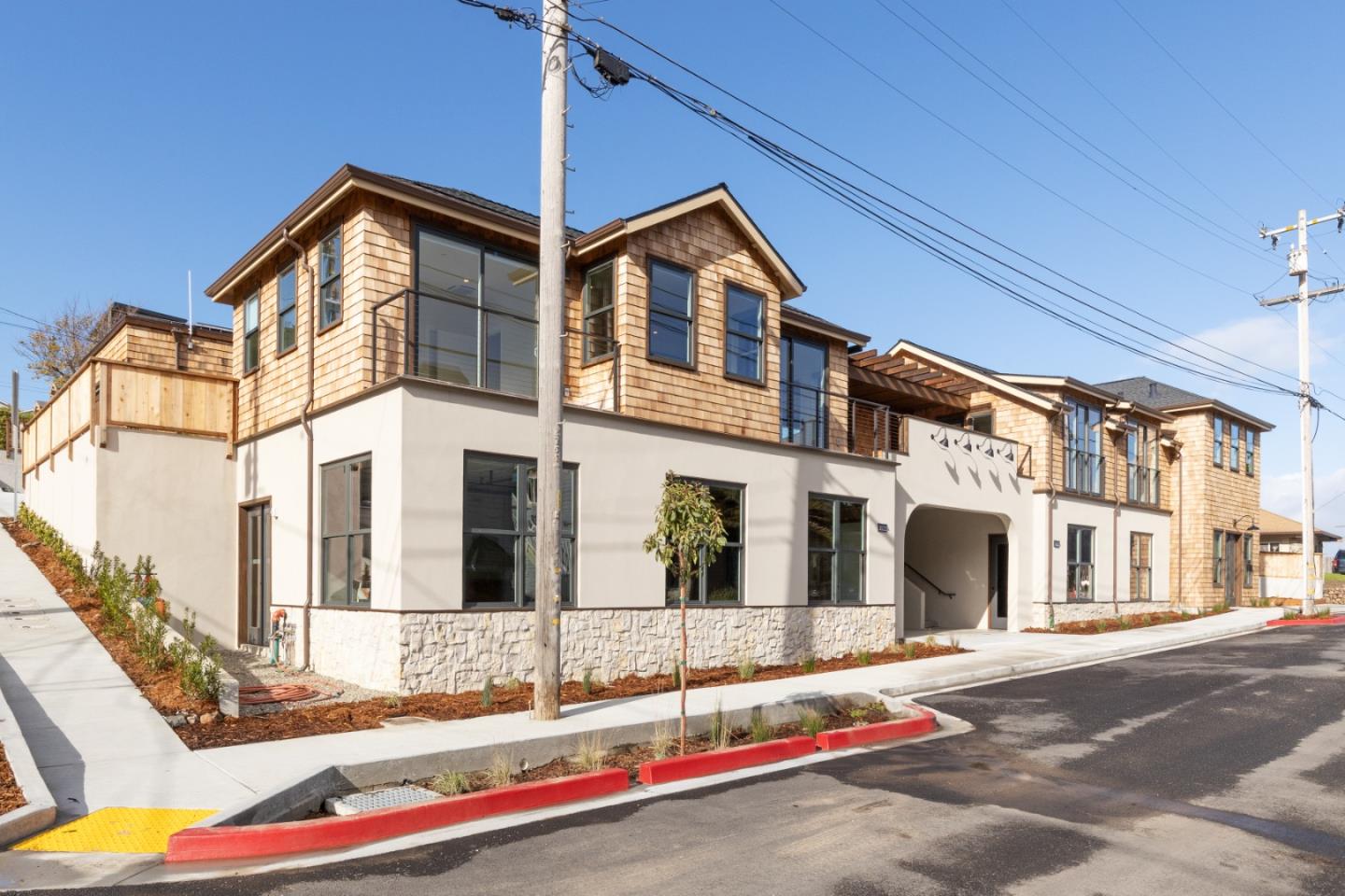 Front Image Thumbnail for ML81952258