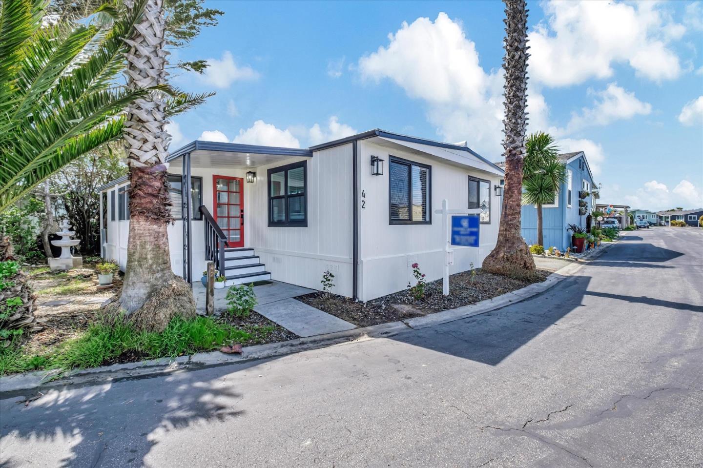 Front Image Thumbnail for ML81962146