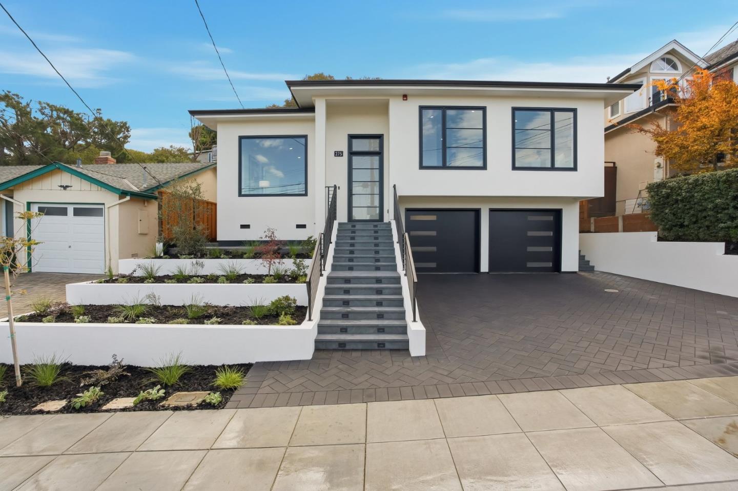 Front Image Thumbnail for ML81974256