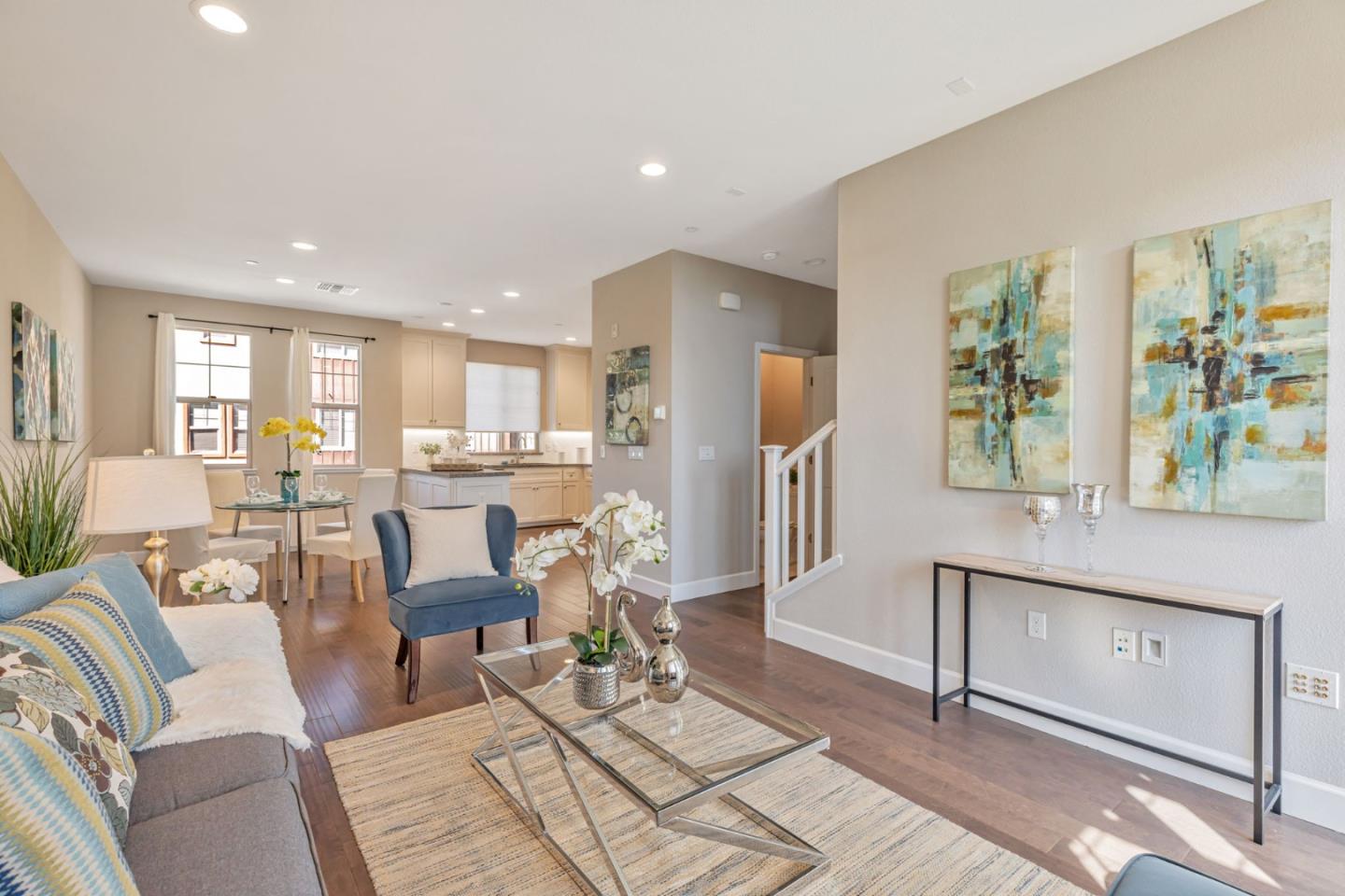 Front Image Thumbnail for ML81984539