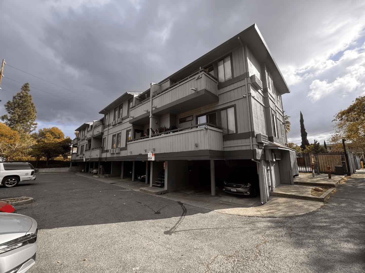 Front Image Thumbnail for ML81986971