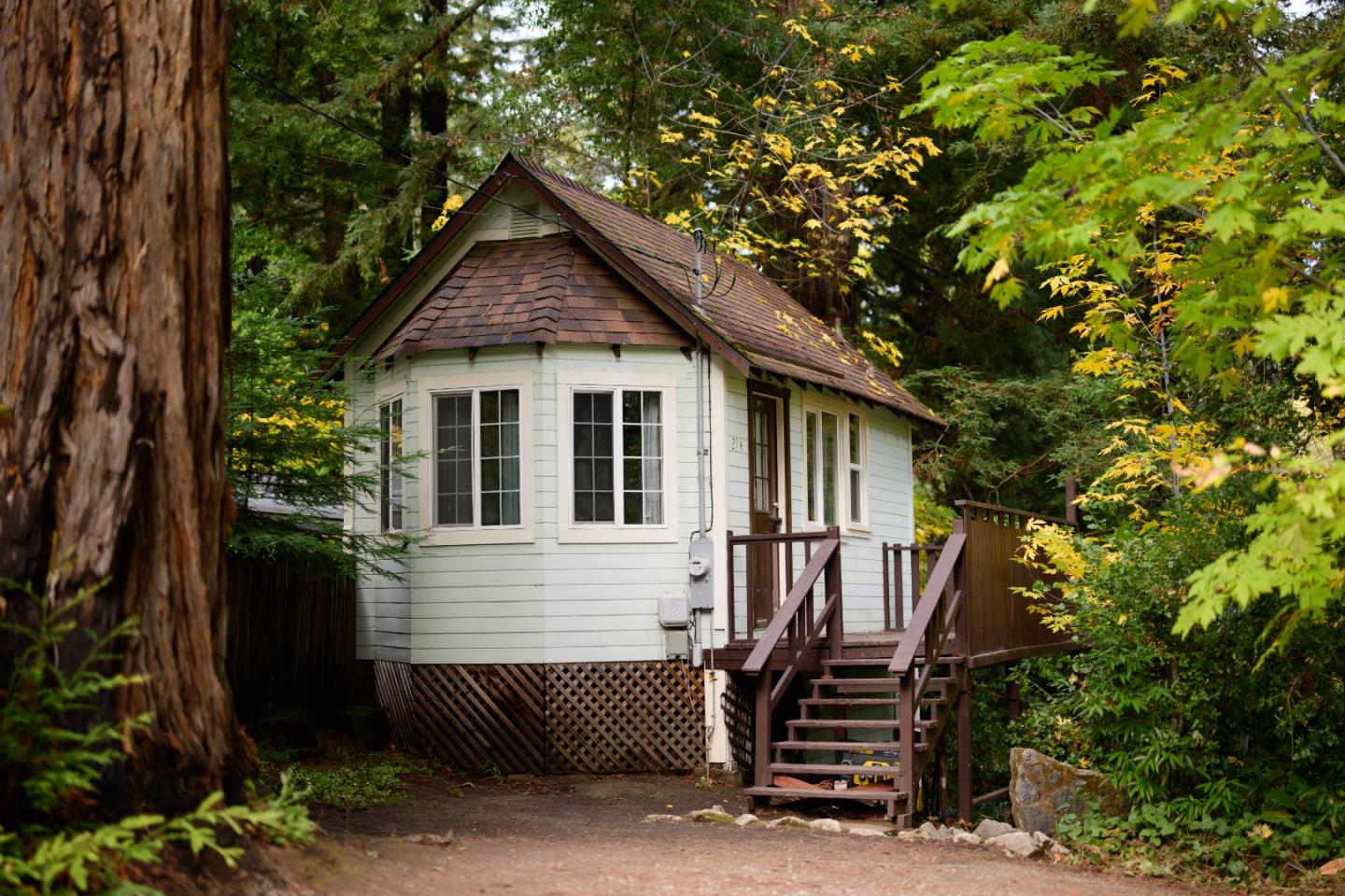 Front Image Thumbnail for ML81987695