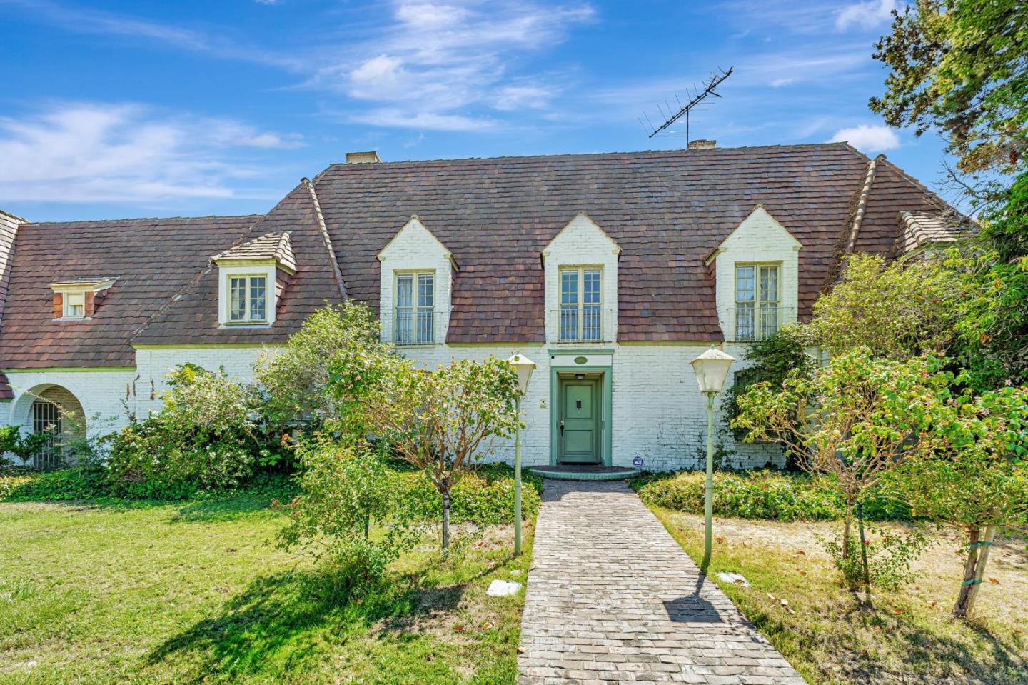 Front Image Thumbnail for ML81988279