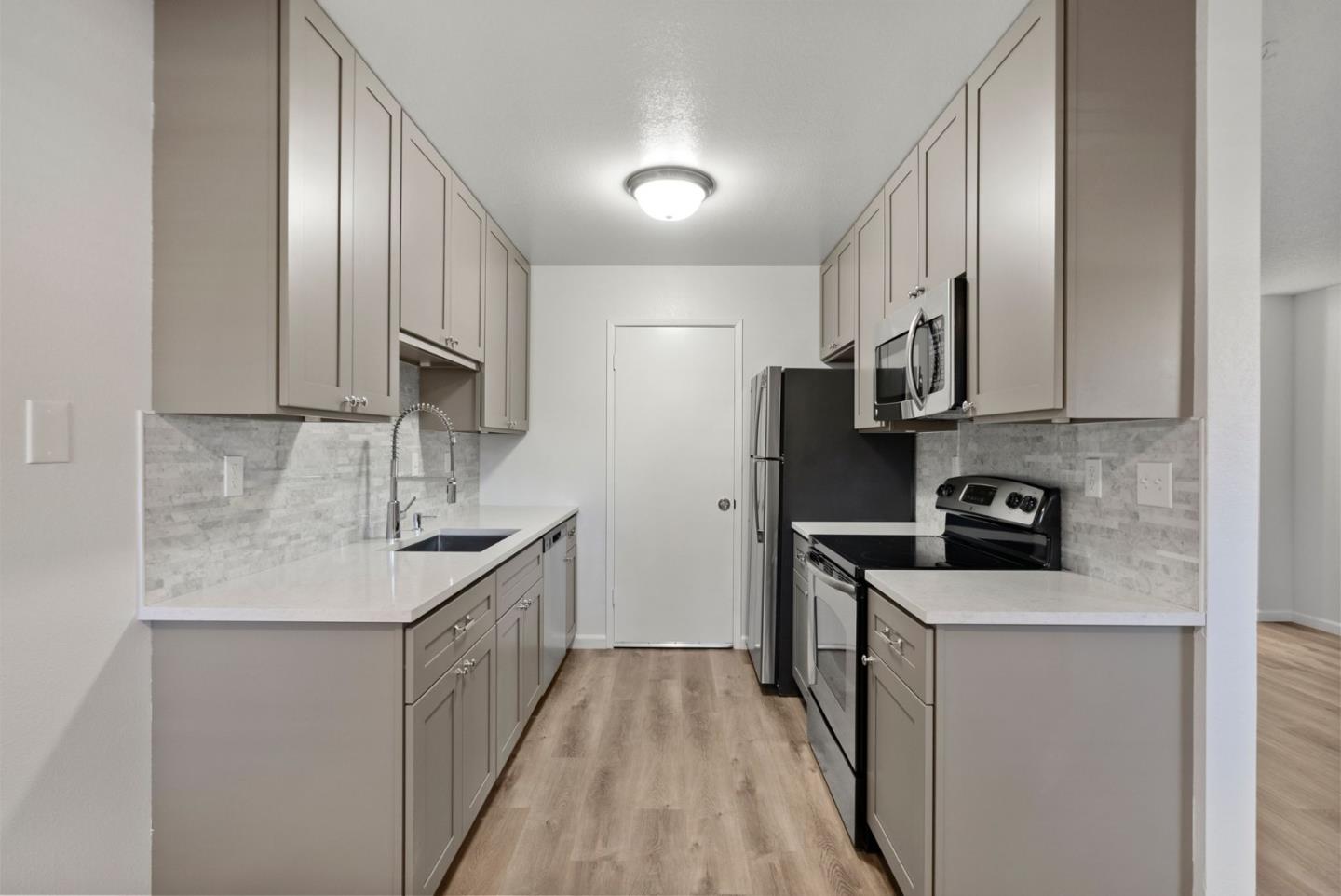 Front Image Thumbnail for ML81991496