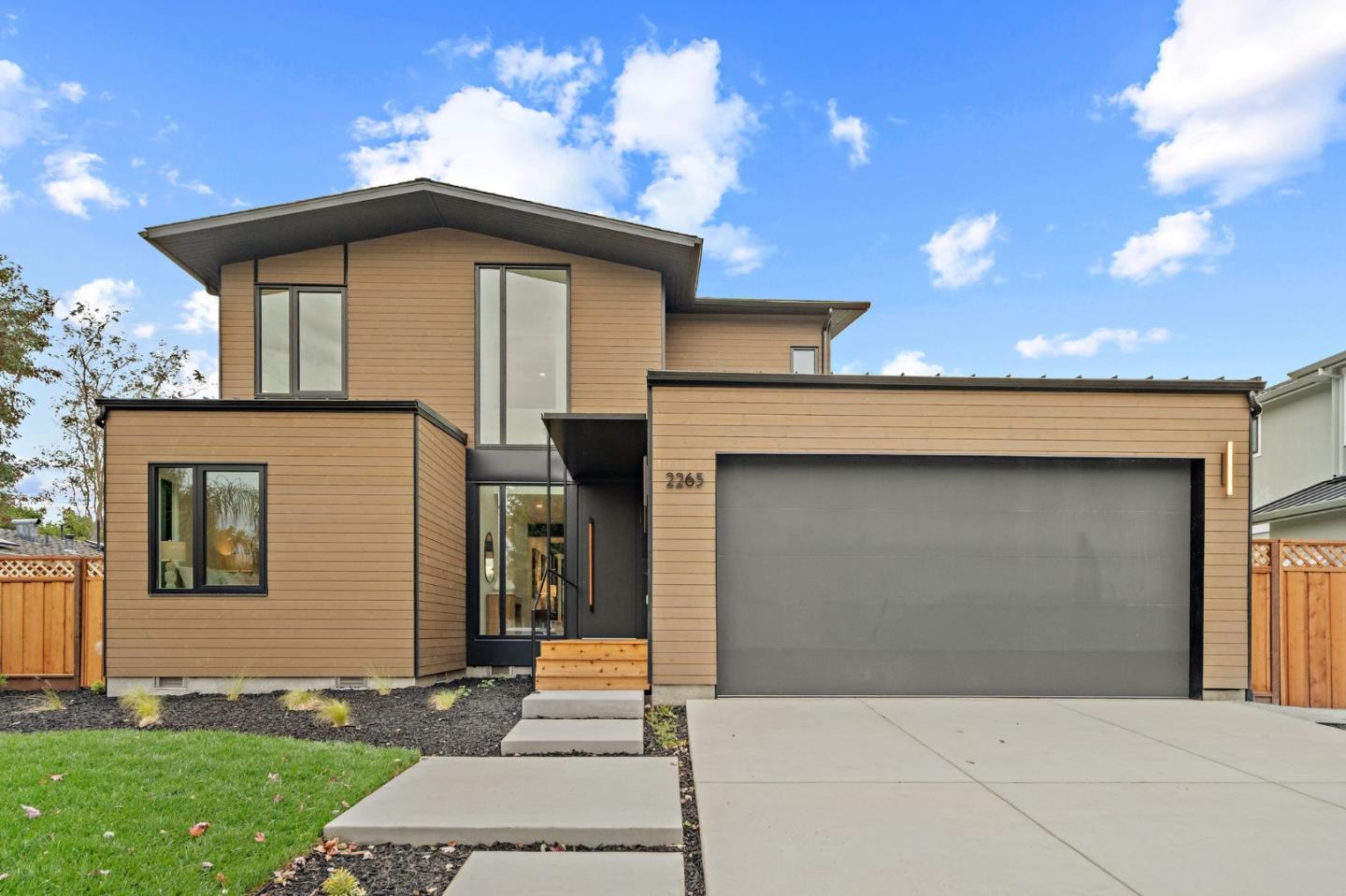 Front Image Thumbnail for ML81991957