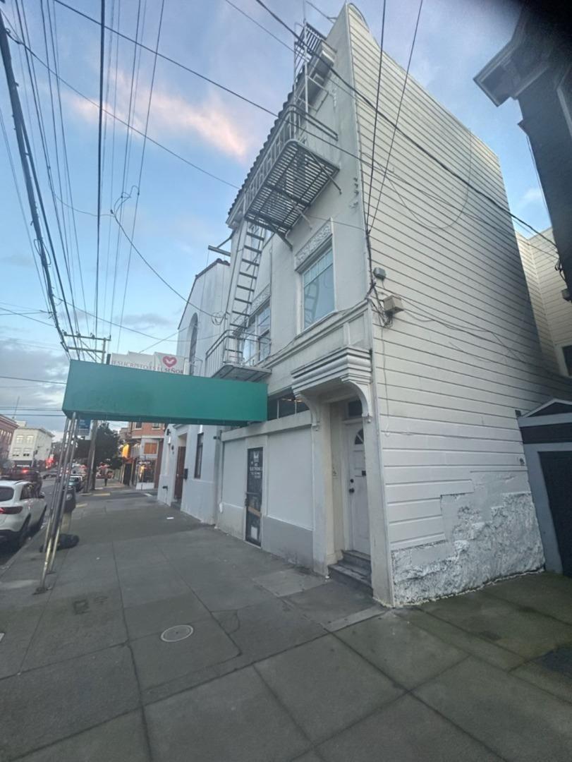 Front Image Thumbnail for ML81995619