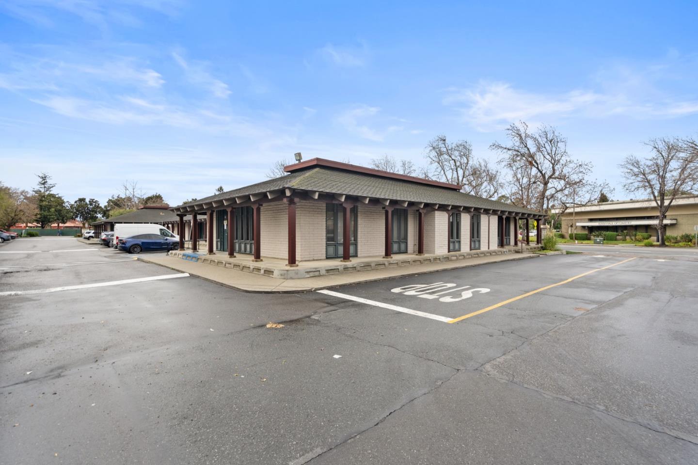 Front Image Thumbnail for ML81995888