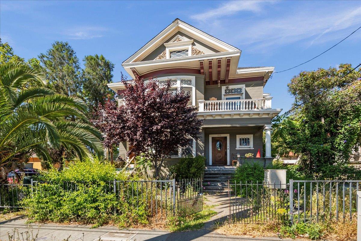 Front Image Thumbnail for ML81996901