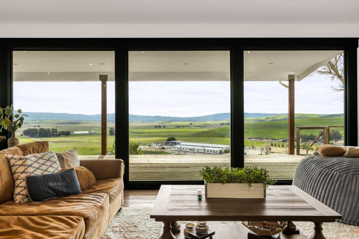 Front Image Thumbnail for ML81997401