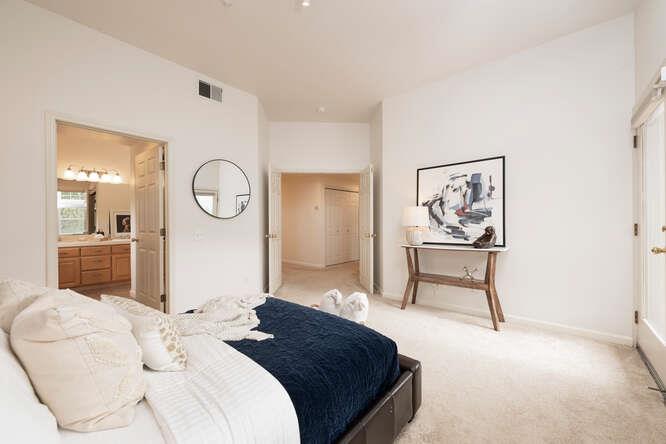 Front Image Thumbnail for ML81997620