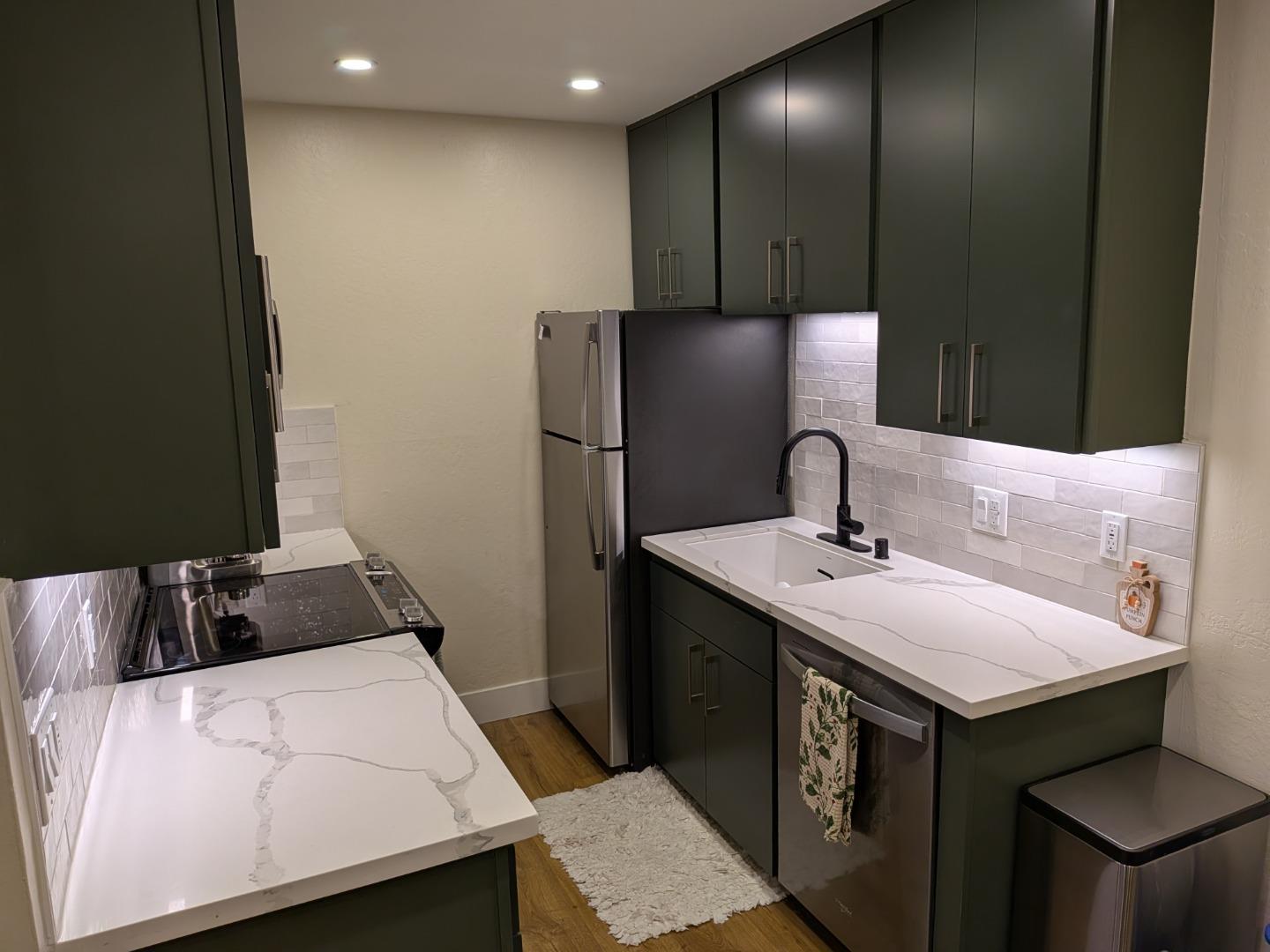 Front Image Thumbnail for ML81997658