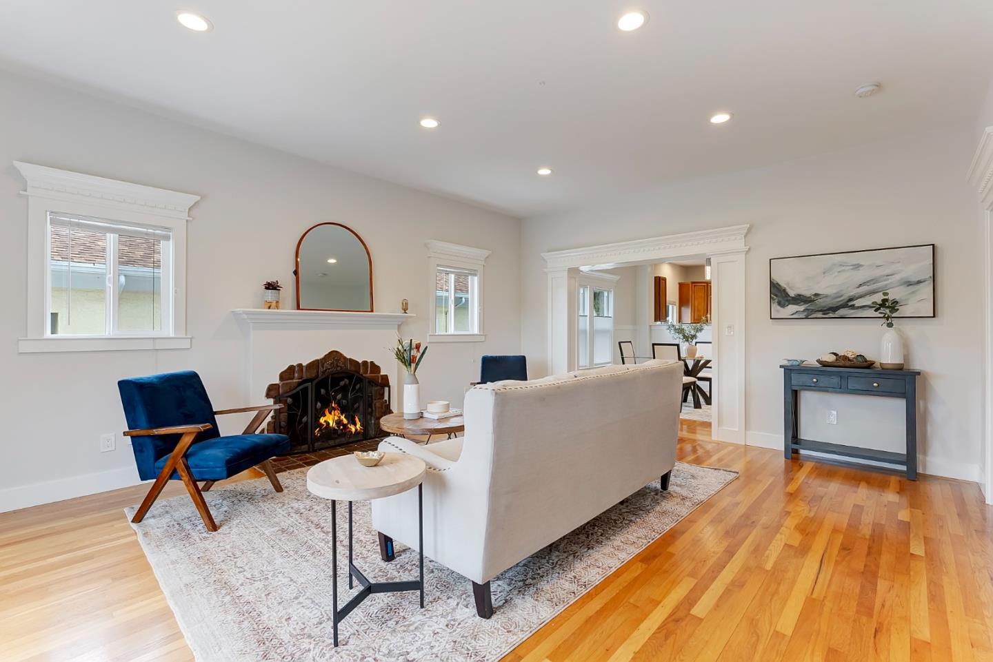 Front Image Thumbnail for ML81997659