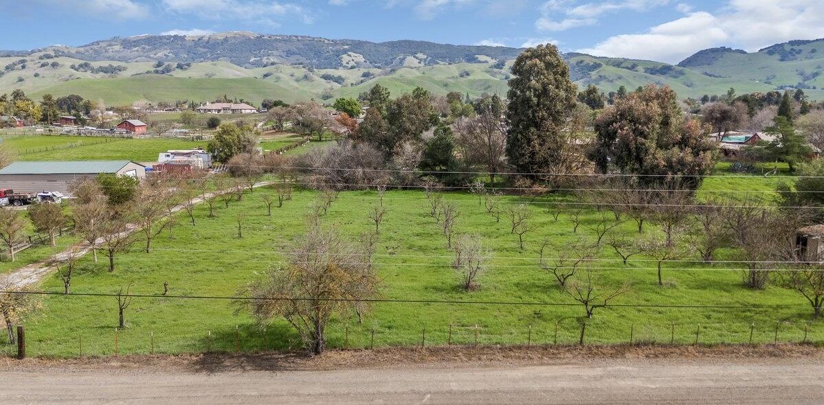 Front Image Thumbnail for ML81998234