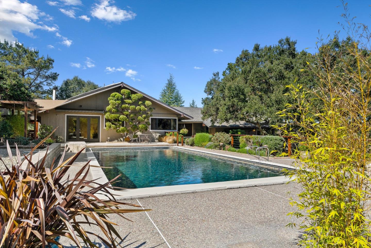 Front Image Thumbnail for ML81999109