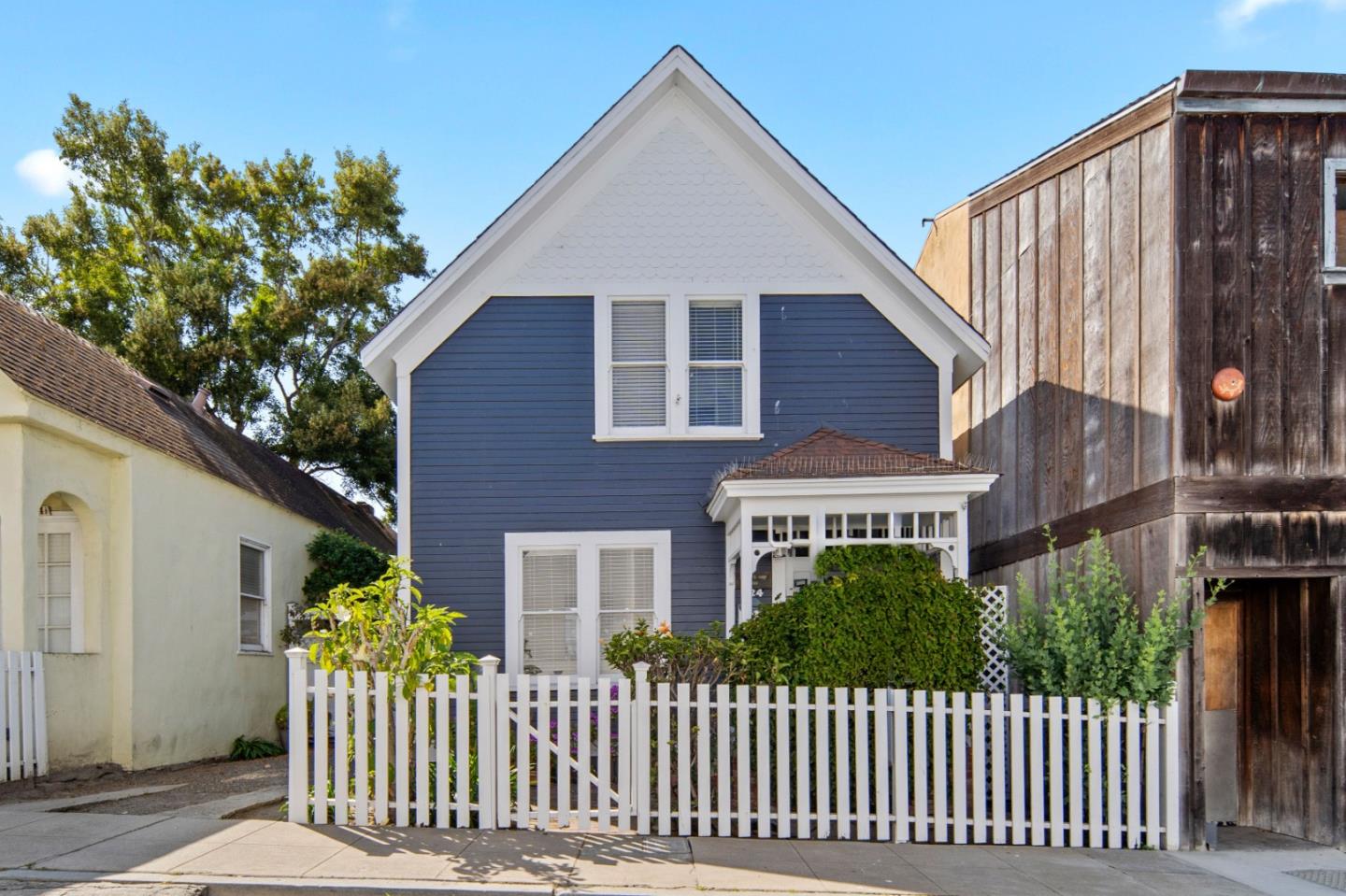 Front Image Thumbnail for ML81999500