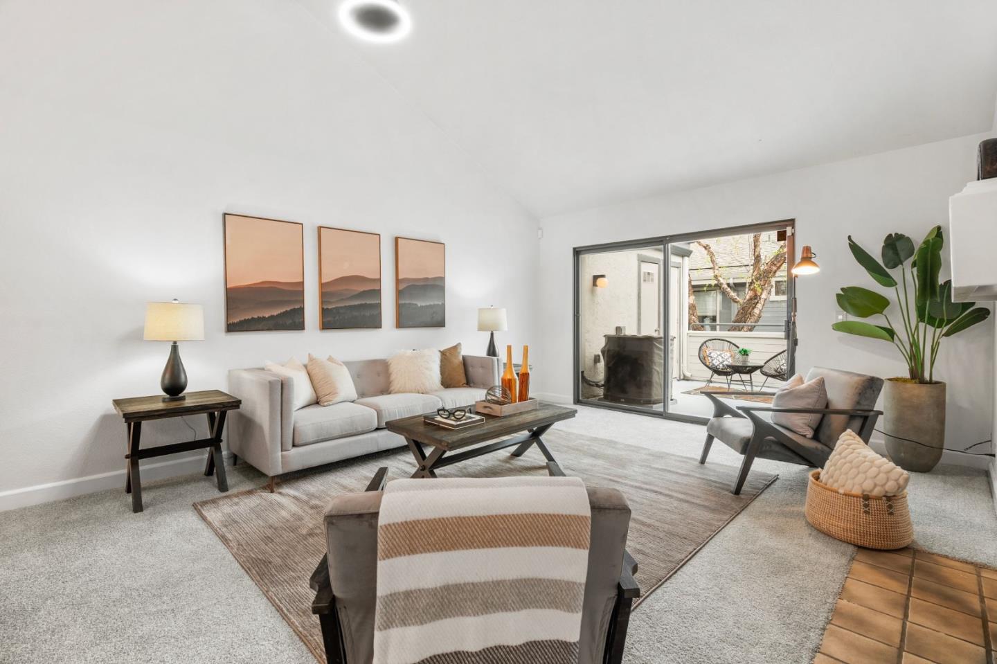 Front Image Thumbnail for ML82000134