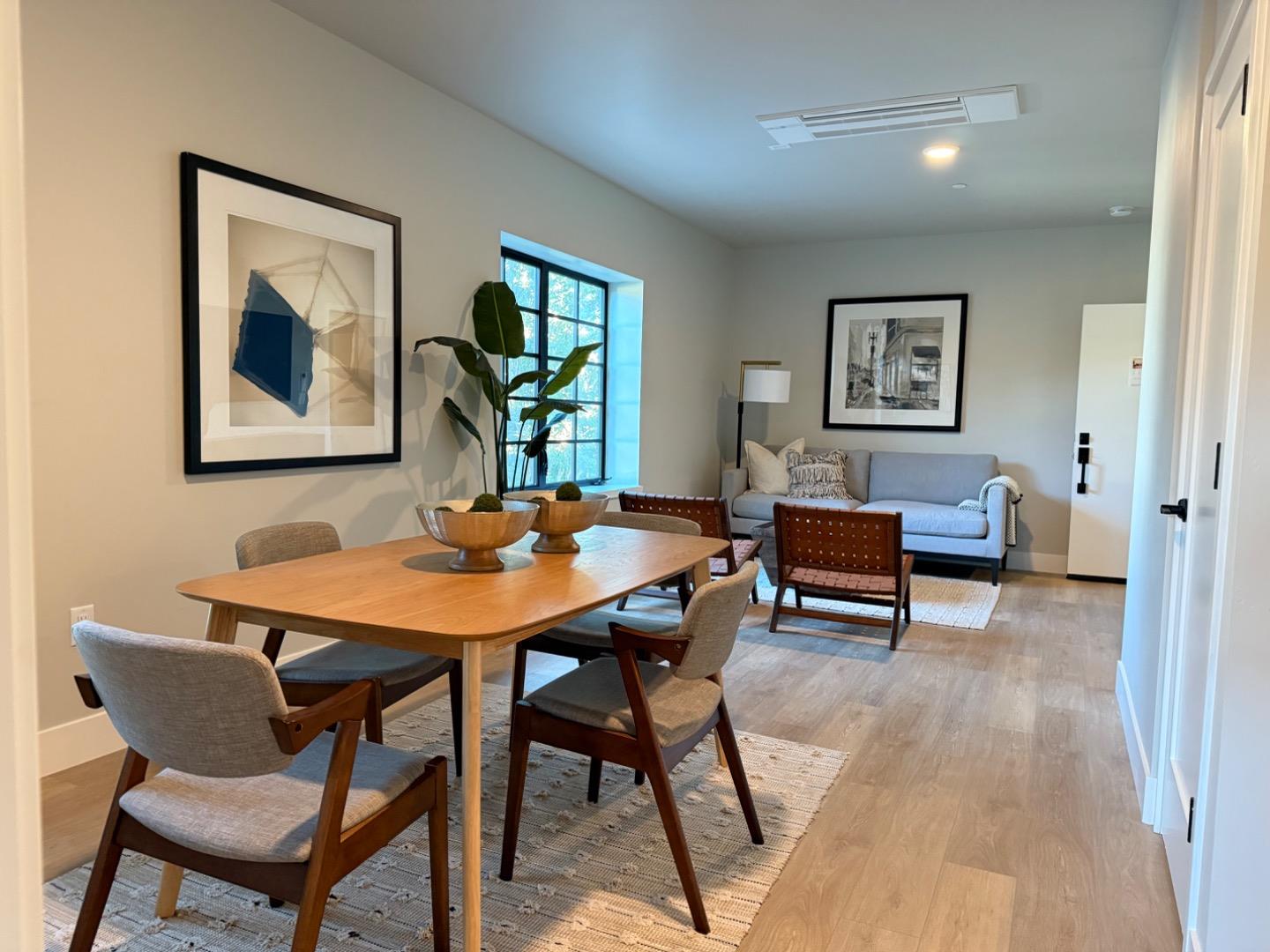 Front Image Thumbnail for ML82000222