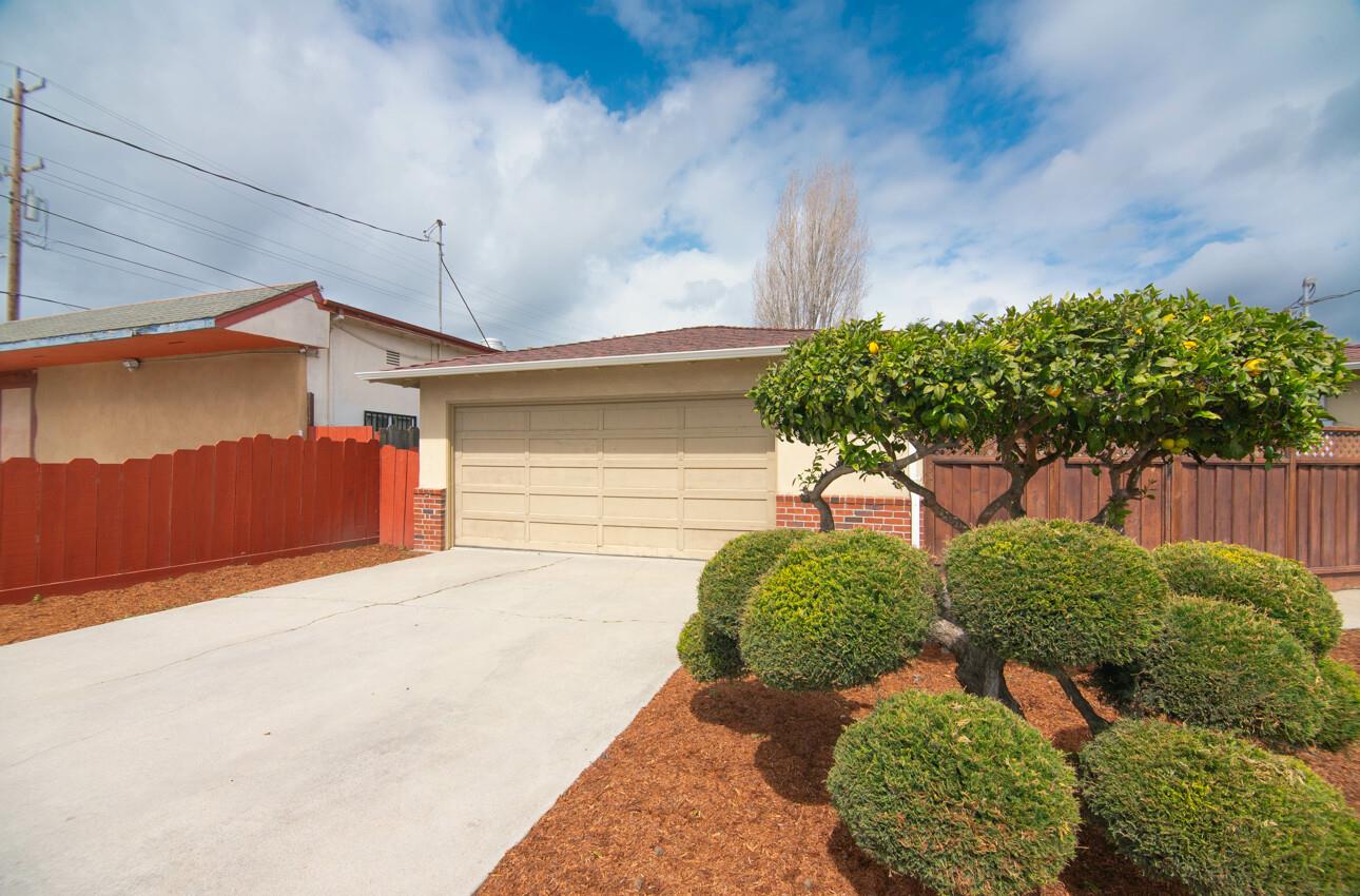 Front Image Thumbnail for ML82000405