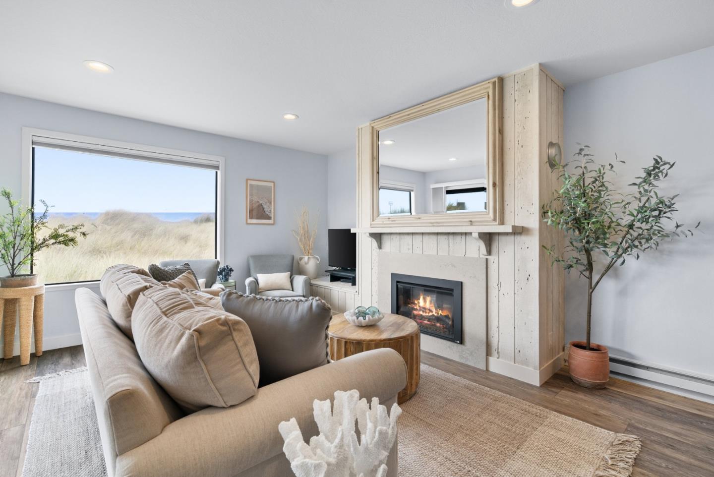 Front Image Thumbnail for ML82000568