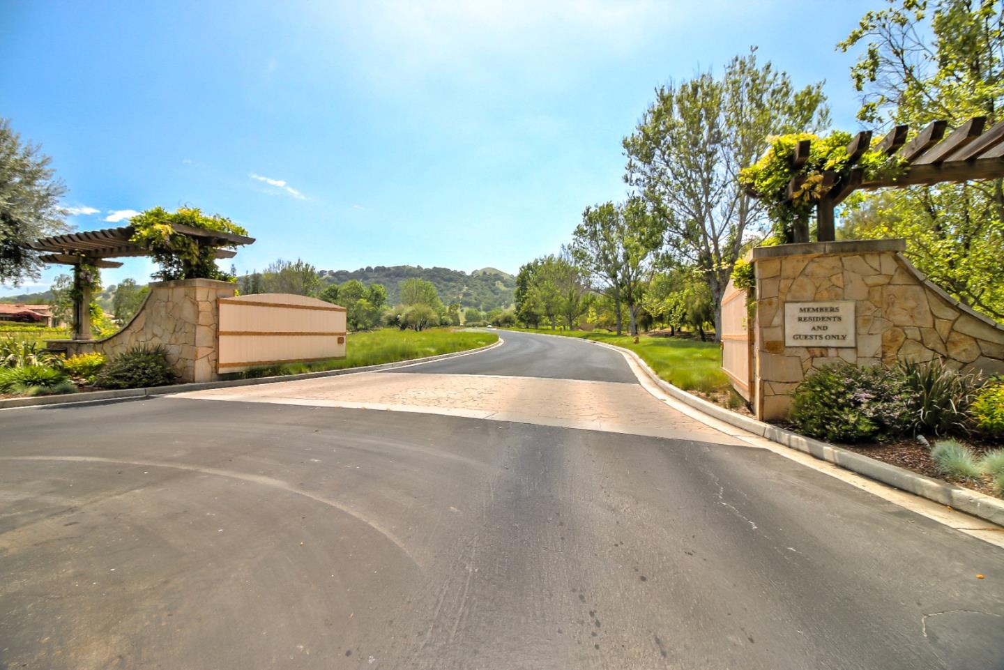 Front Image Thumbnail for ML82000739