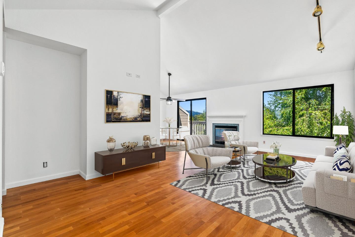 Front Image Thumbnail for ML82000758