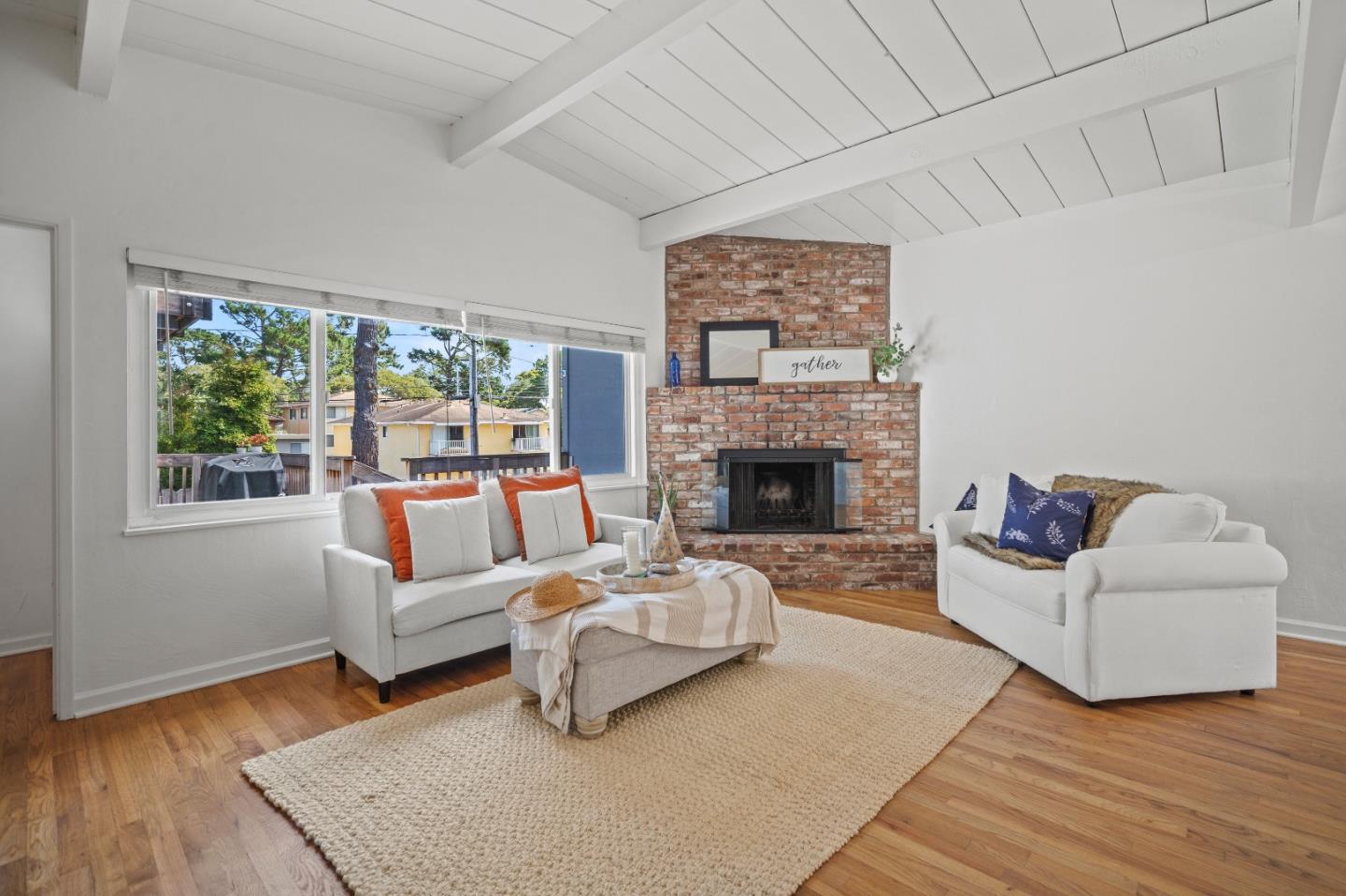 Front Image Thumbnail for ML82001228