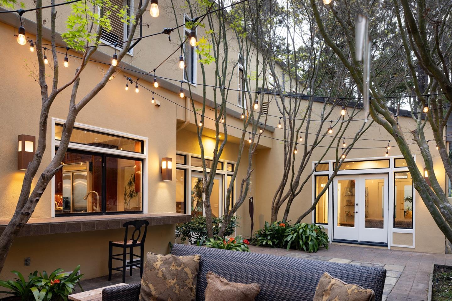 Front Image Thumbnail for ML82001370