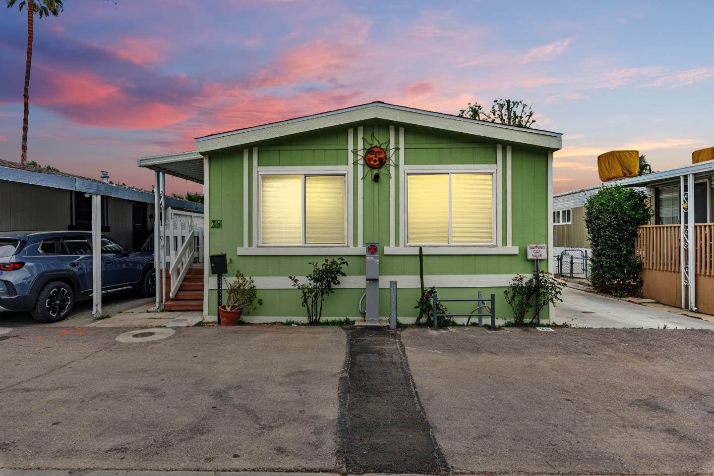 Front Image Thumbnail for ML82002111