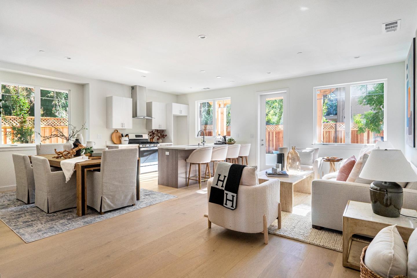 Front Image Thumbnail for ML82002603