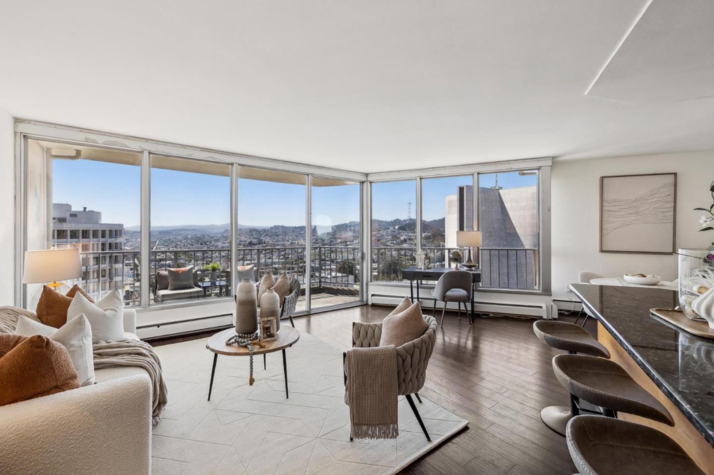 Front Image Thumbnail for ML82002646