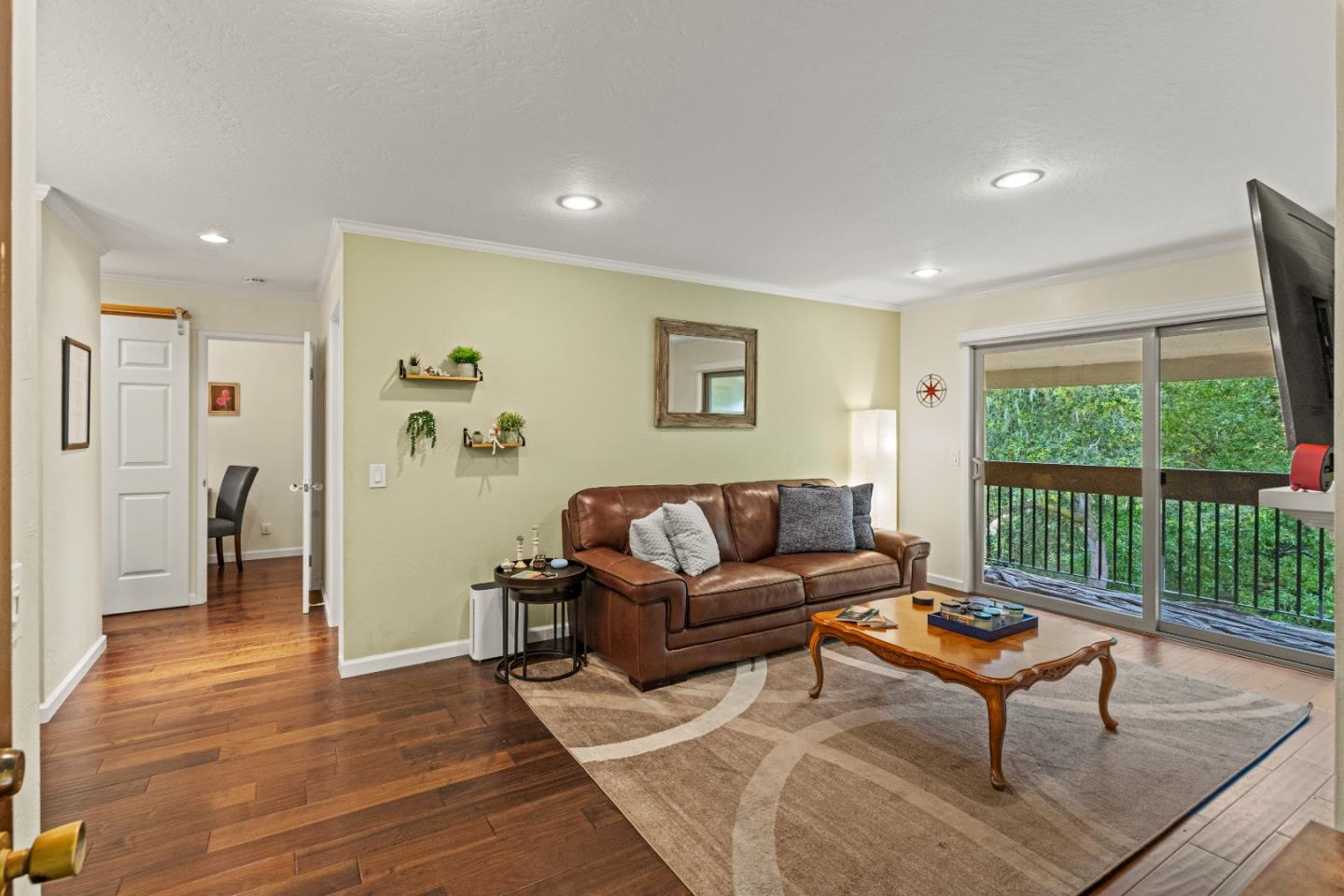 Front Image Thumbnail for ML82003099