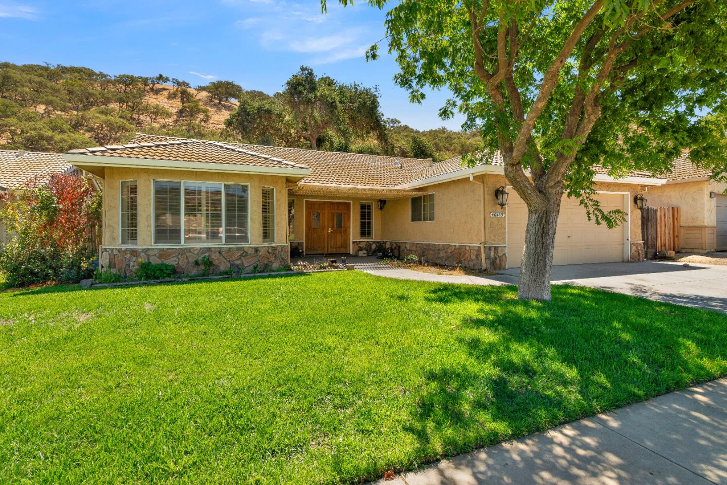 Front Image Thumbnail for ML82003216