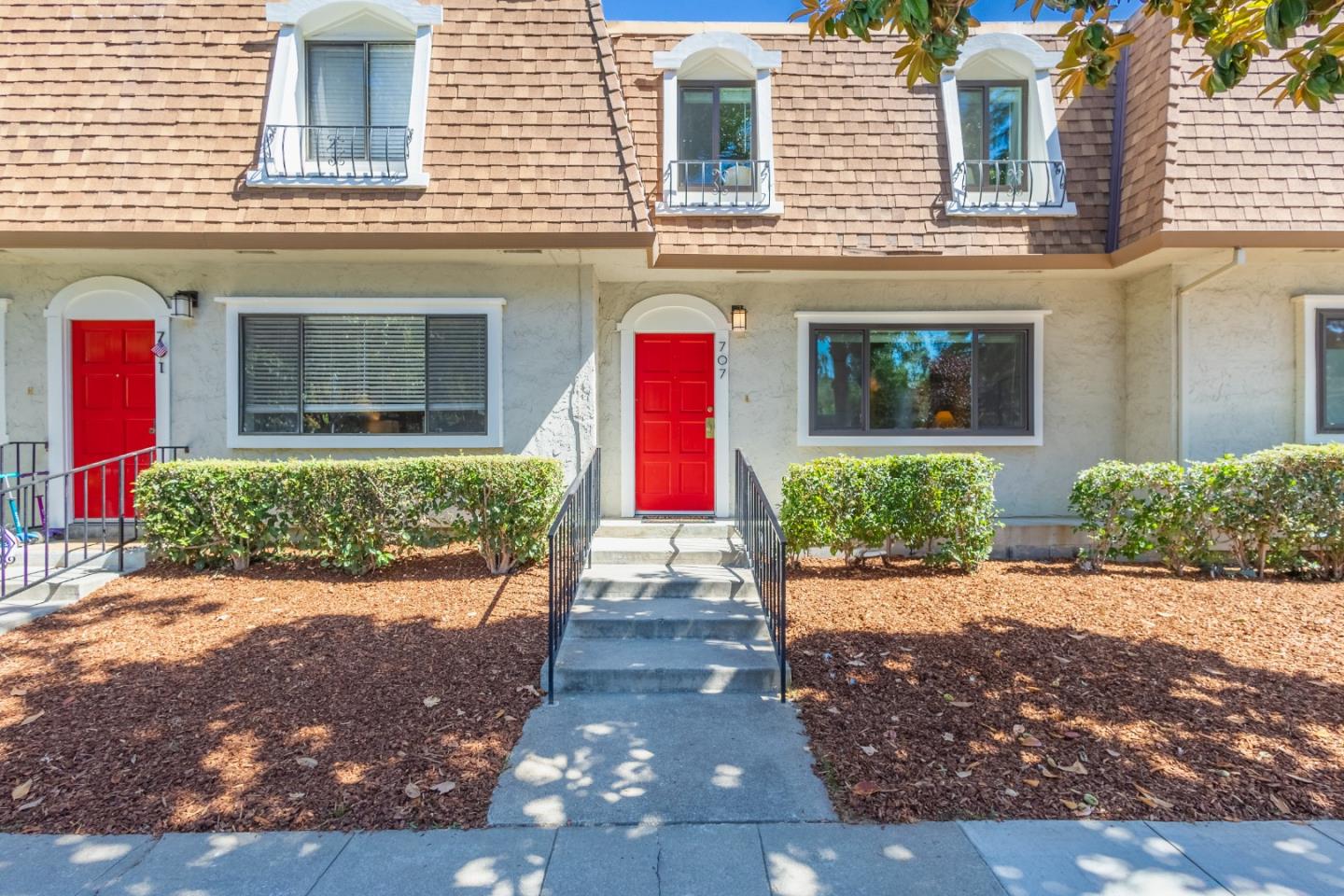 Front Image Thumbnail for ML82003389