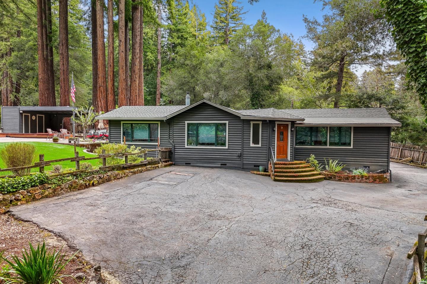 Front Image Thumbnail for ML82003582