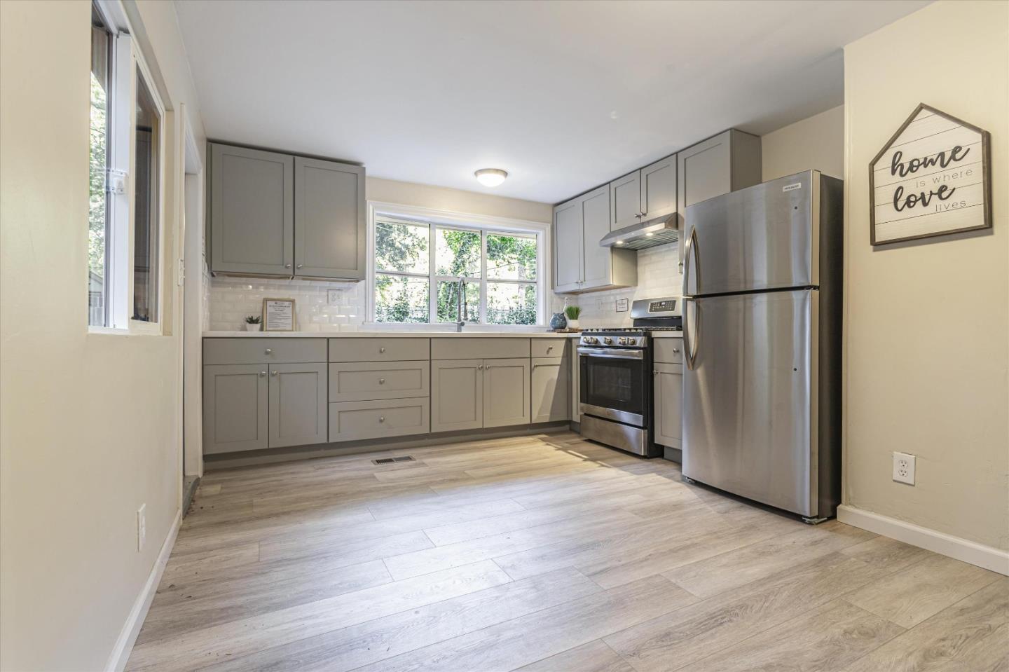 Front Image Thumbnail for ML82006737