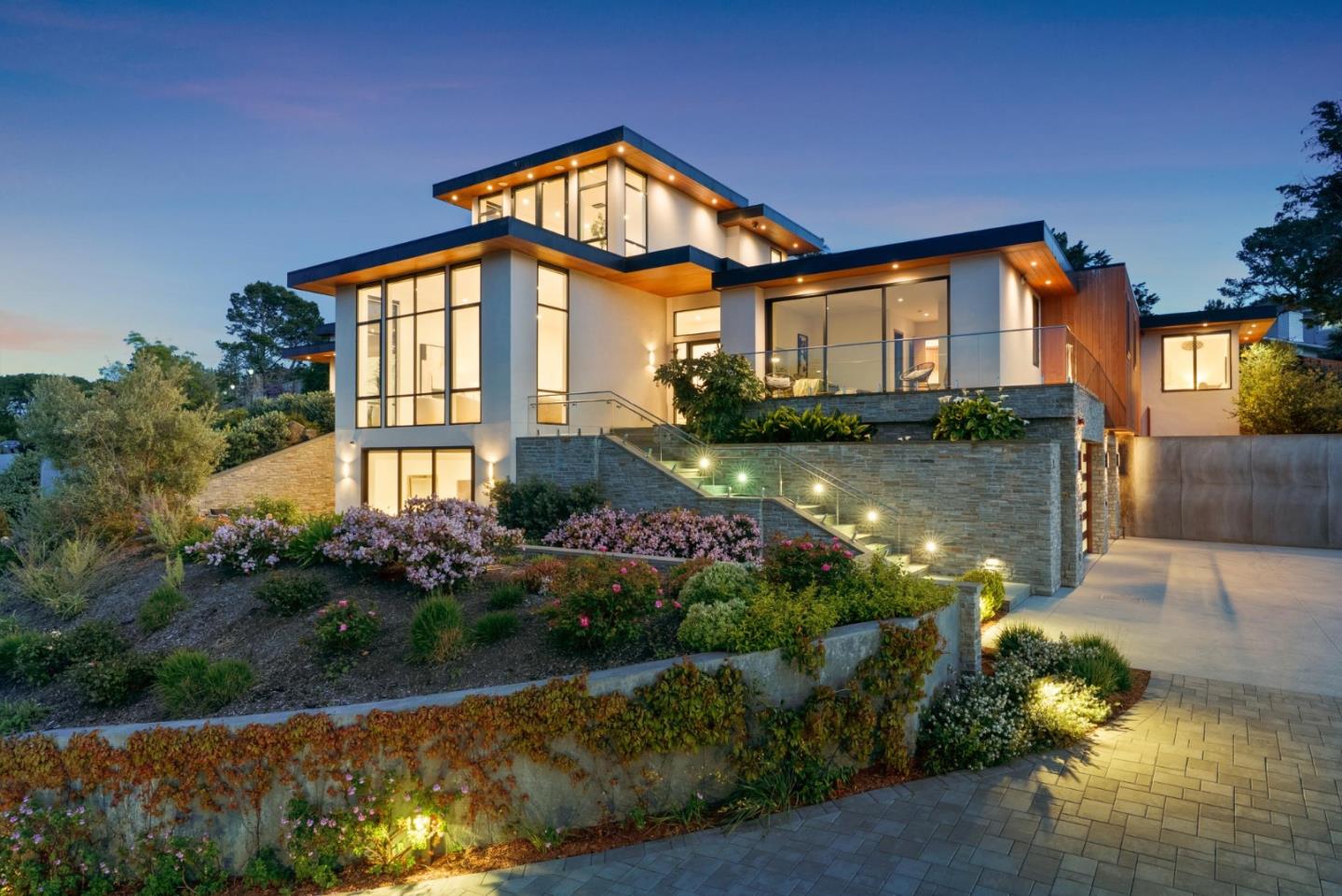 Front Image Thumbnail for ML82006950