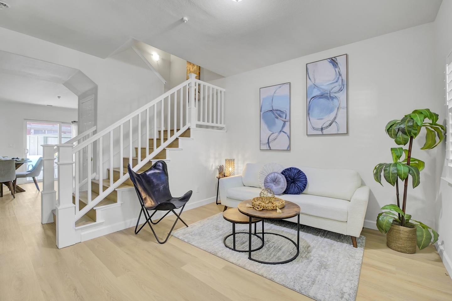 Front Image Thumbnail for ML82007108