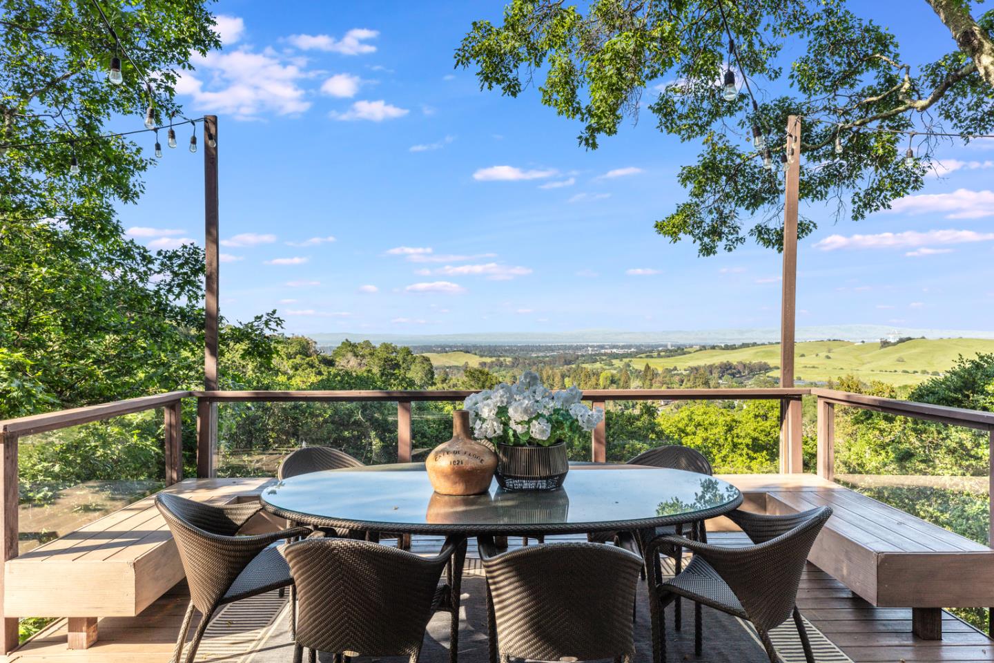 Front Image Thumbnail for ML82007317