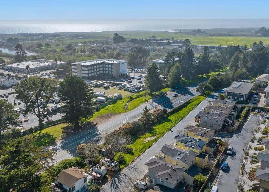 Front Image Thumbnail for ML82007556