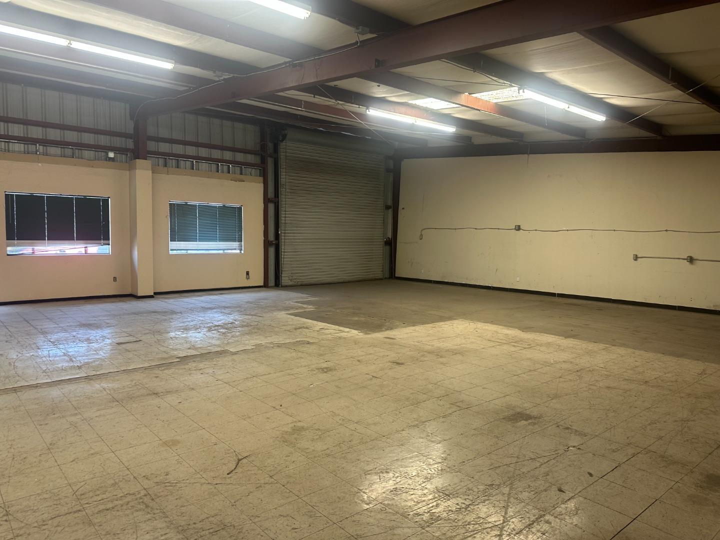 Front Image Thumbnail for ML82007726