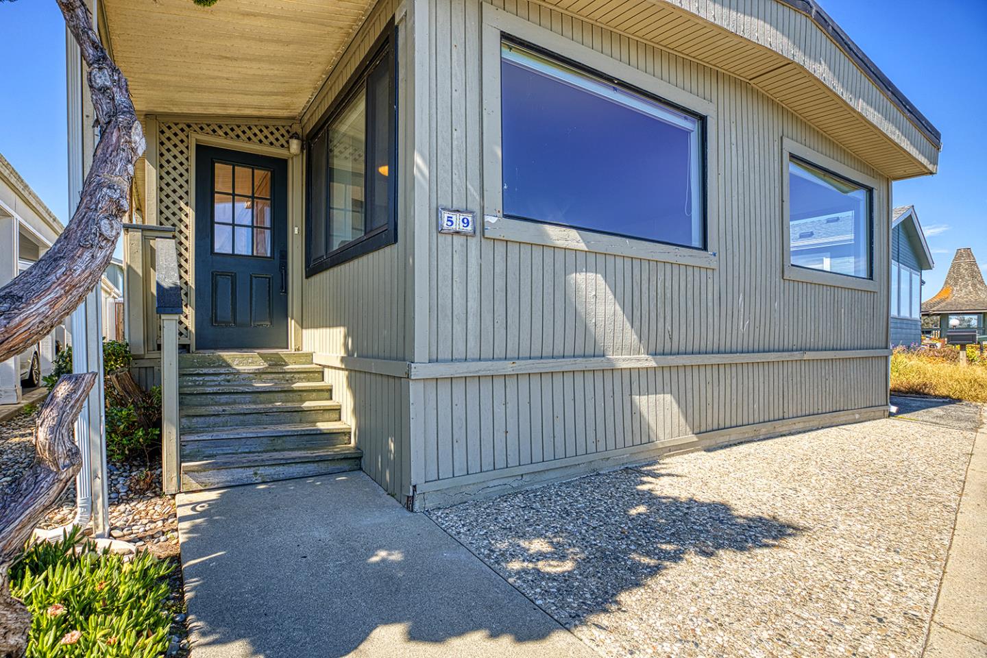 Front Image Thumbnail for ML82007746