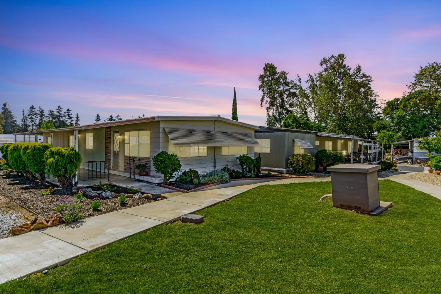 Front Image Thumbnail for ML82008006