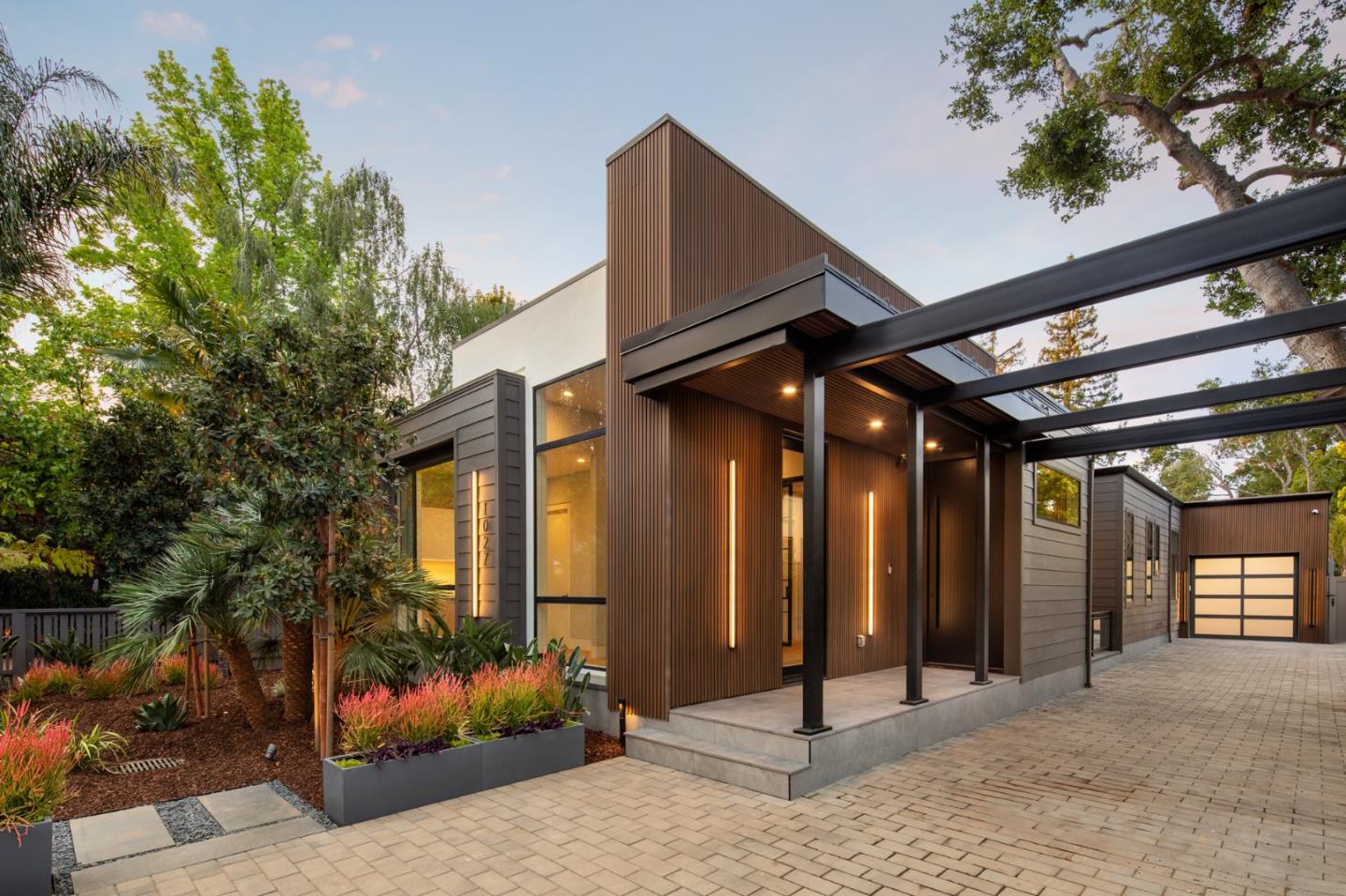 Front Image Thumbnail for ML82008069