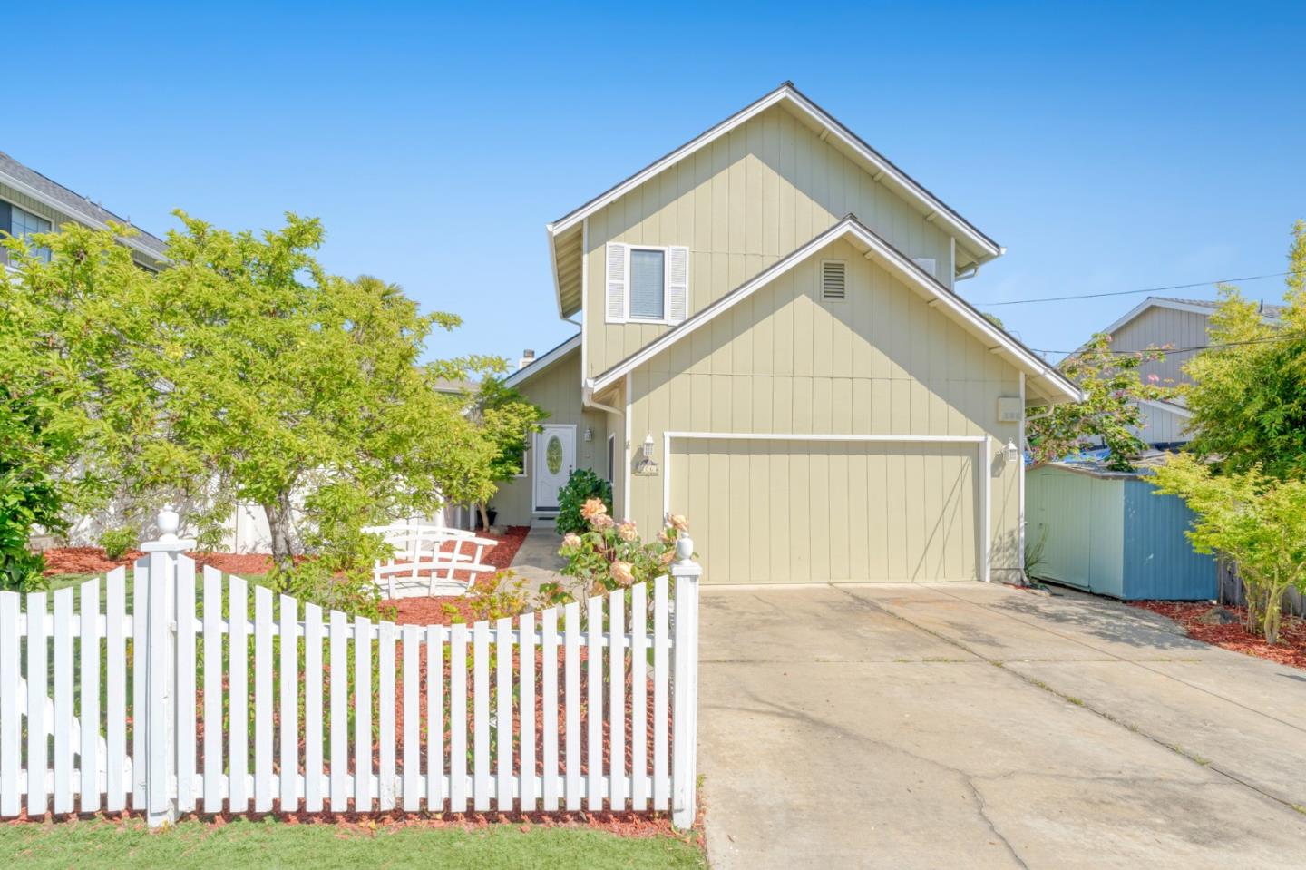 Front Image Thumbnail for ML82008373