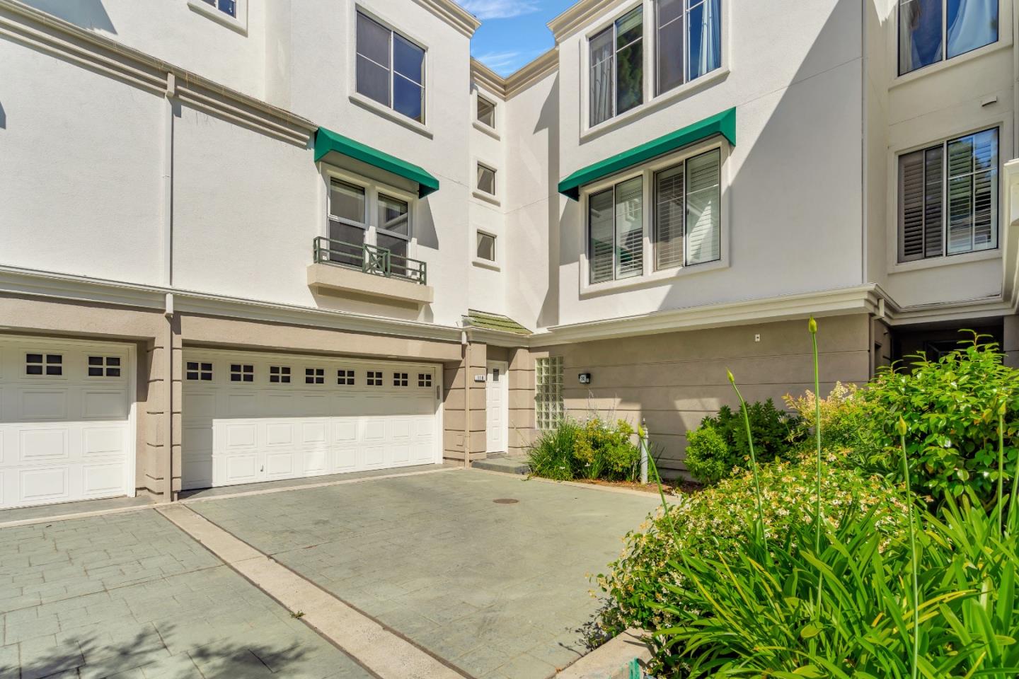 Front Image Thumbnail for ML82008451