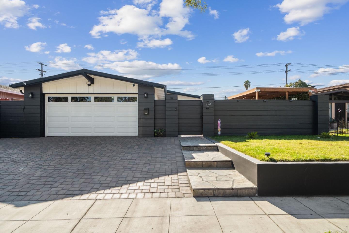 Front Image Thumbnail for ML82008731