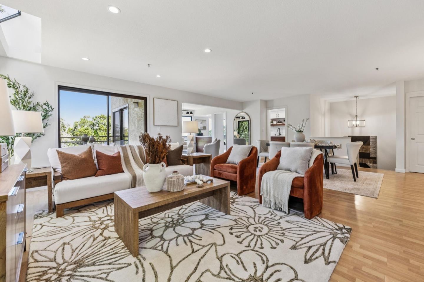 Front Image Thumbnail for ML82008968