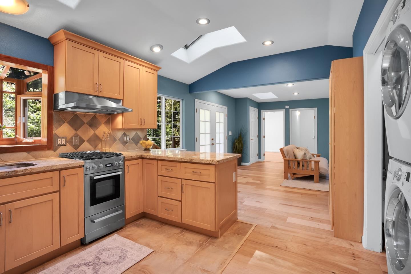 Front Image Thumbnail for ML82009112