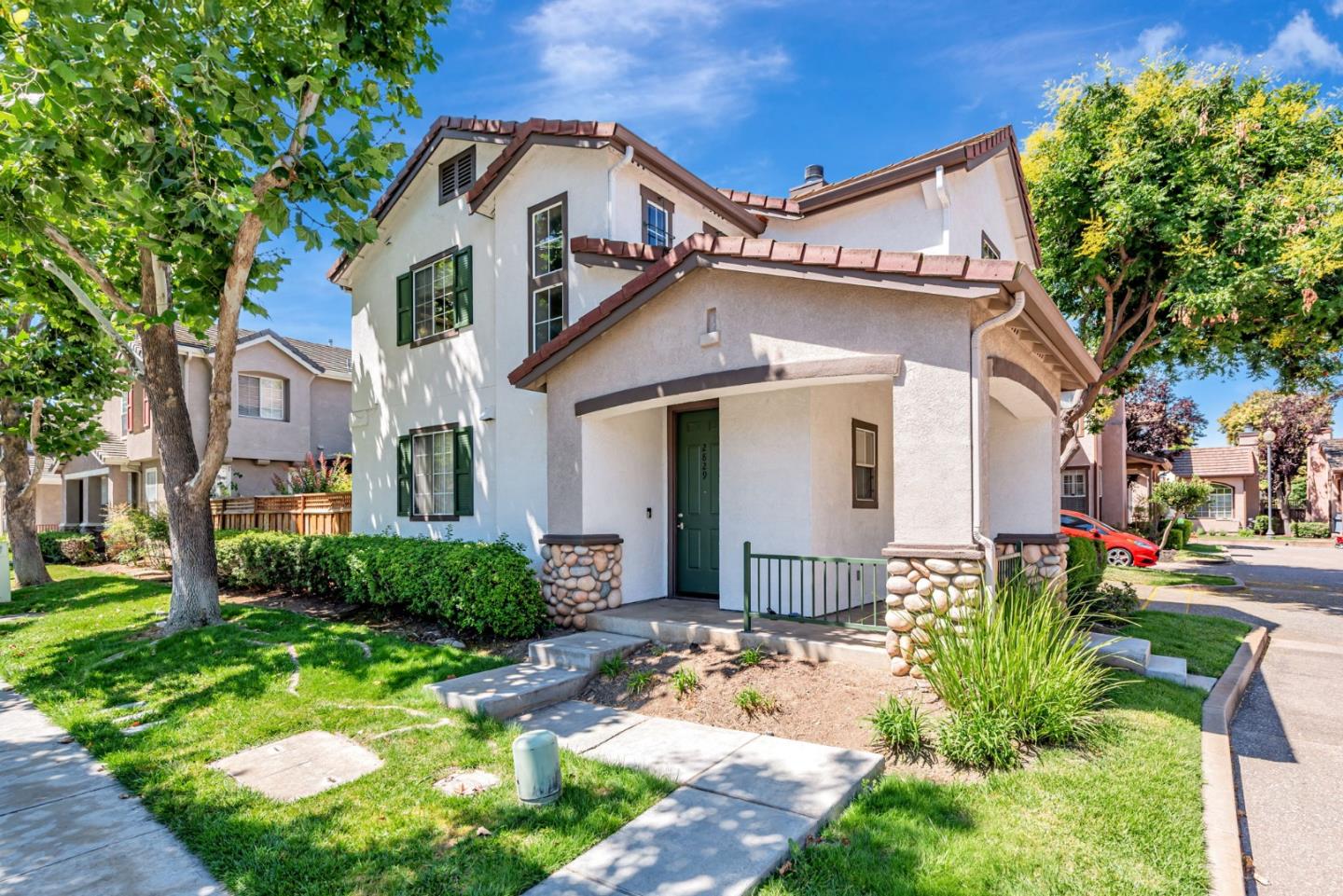 Front Image Thumbnail for ML82009221